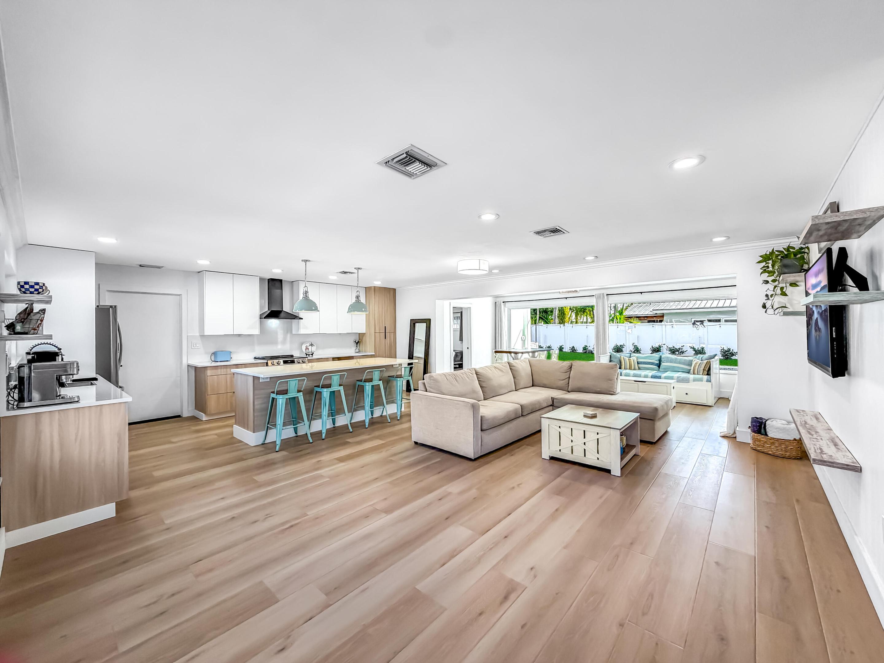 BOCA RATON SQUARE UNIT 1 - Residential