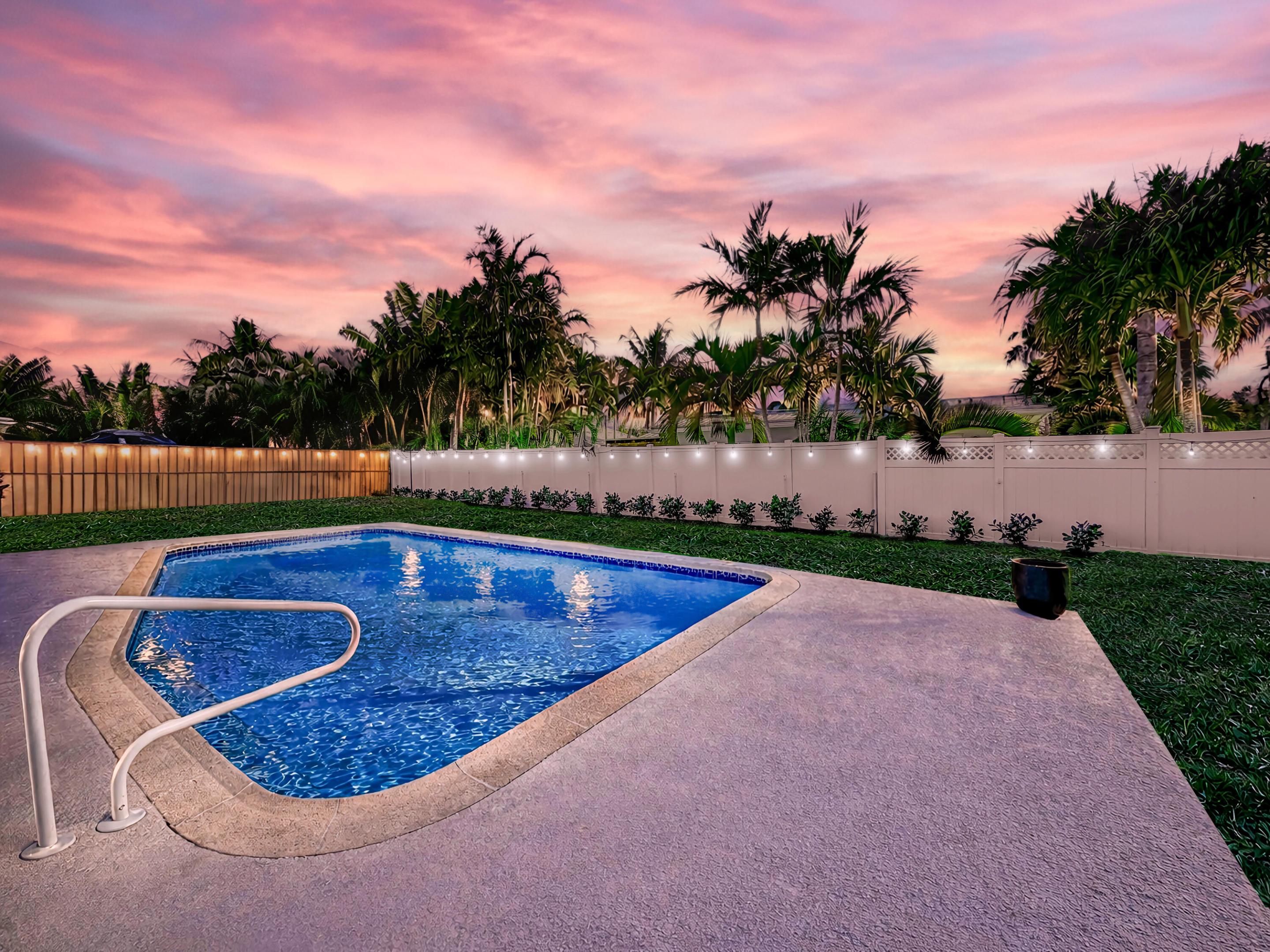 BOCA RATON SQUARE UNIT 1 - Residential