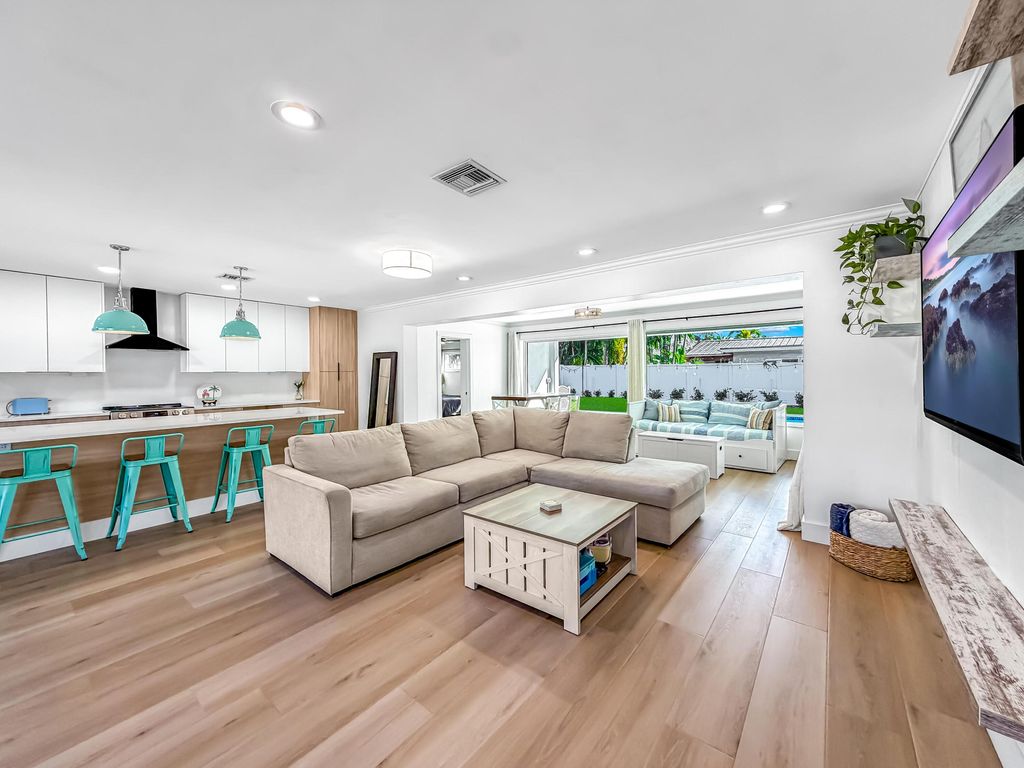 Photo of 1098 W Camino Real Real, Boca Raton, FL 33486 (MLS # B26002668)