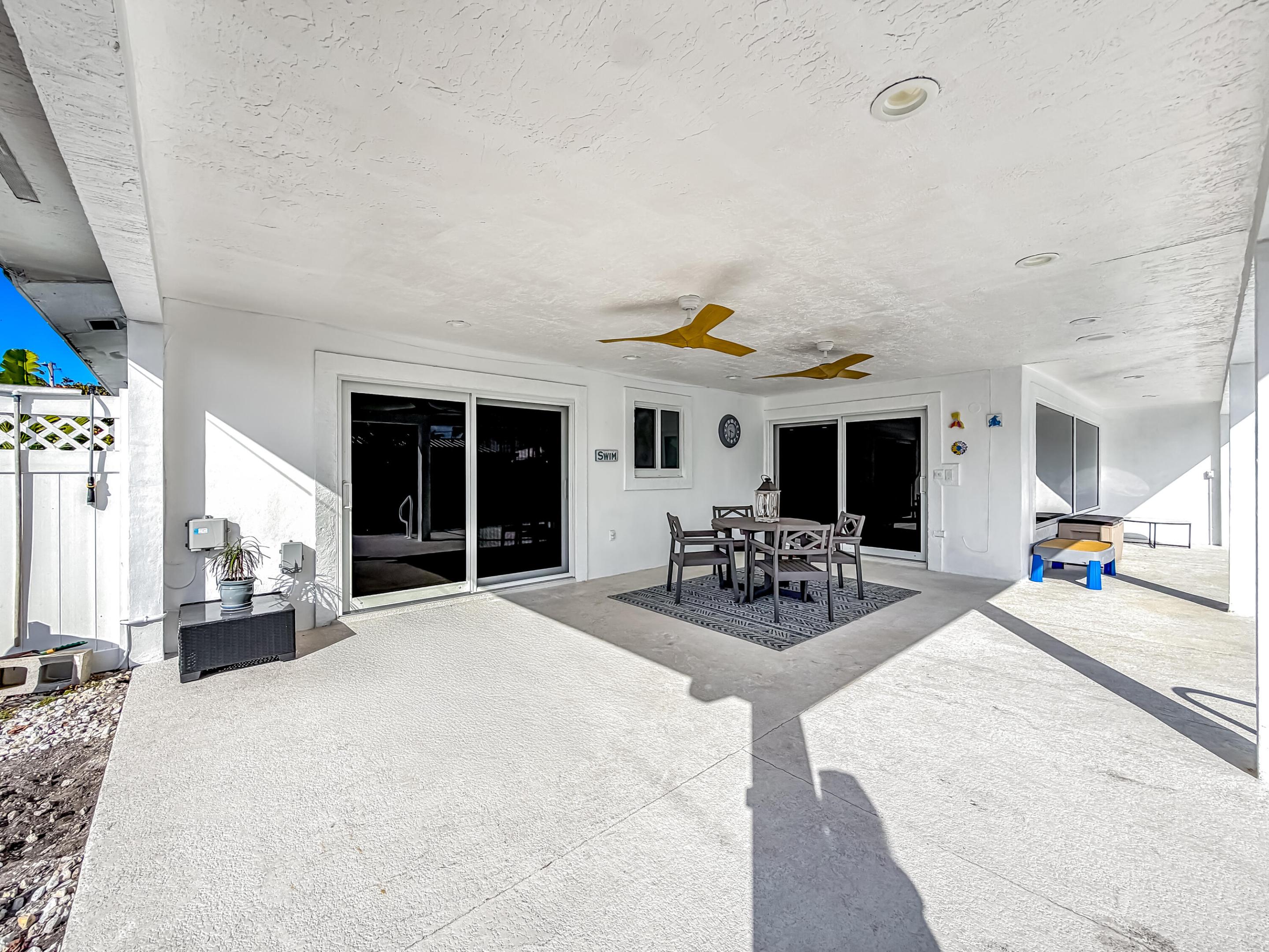 BOCA RATON SQUARE UNIT 1 - Residential