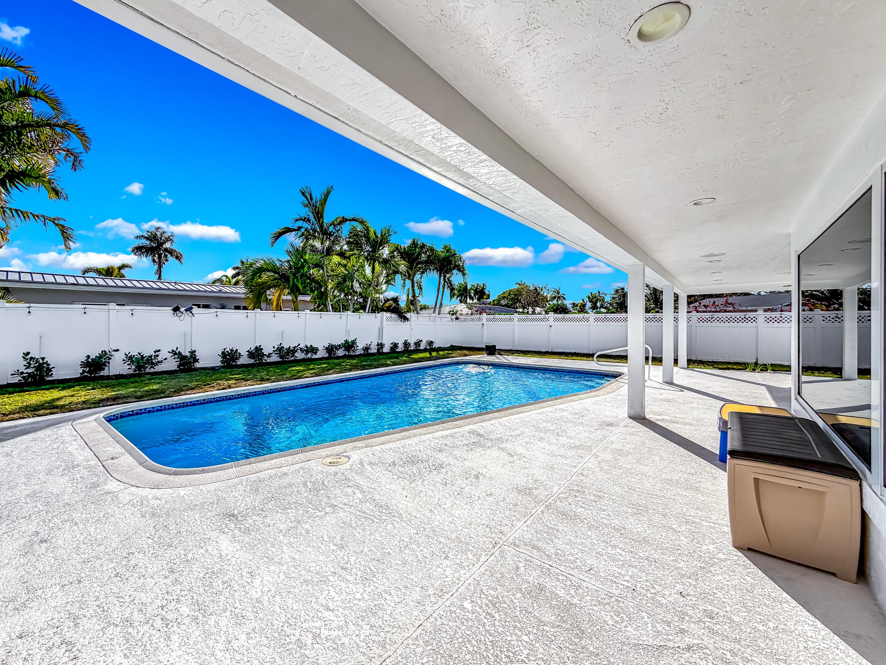 BOCA RATON SQUARE UNIT 1 - Residential