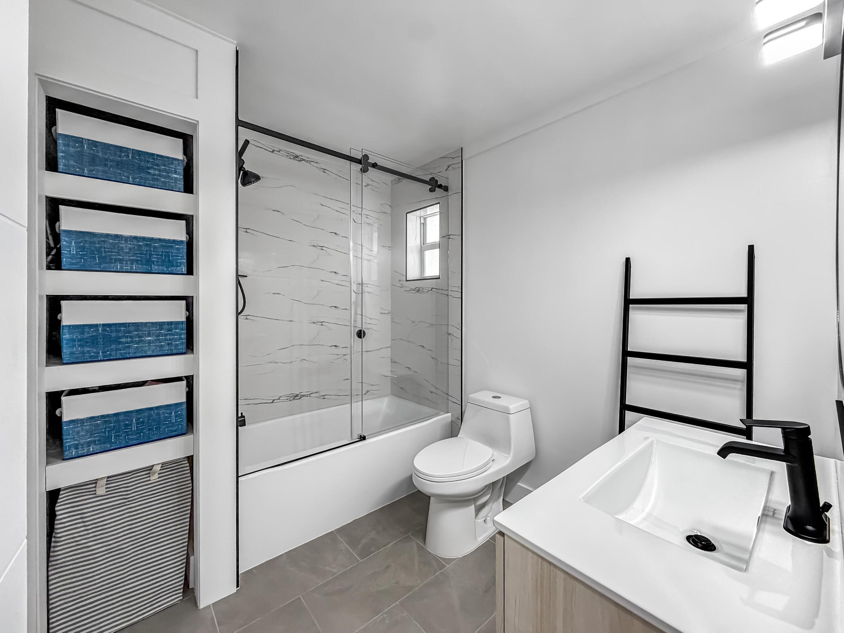 BOCA RATON SQUARE UNIT 1 - Residential