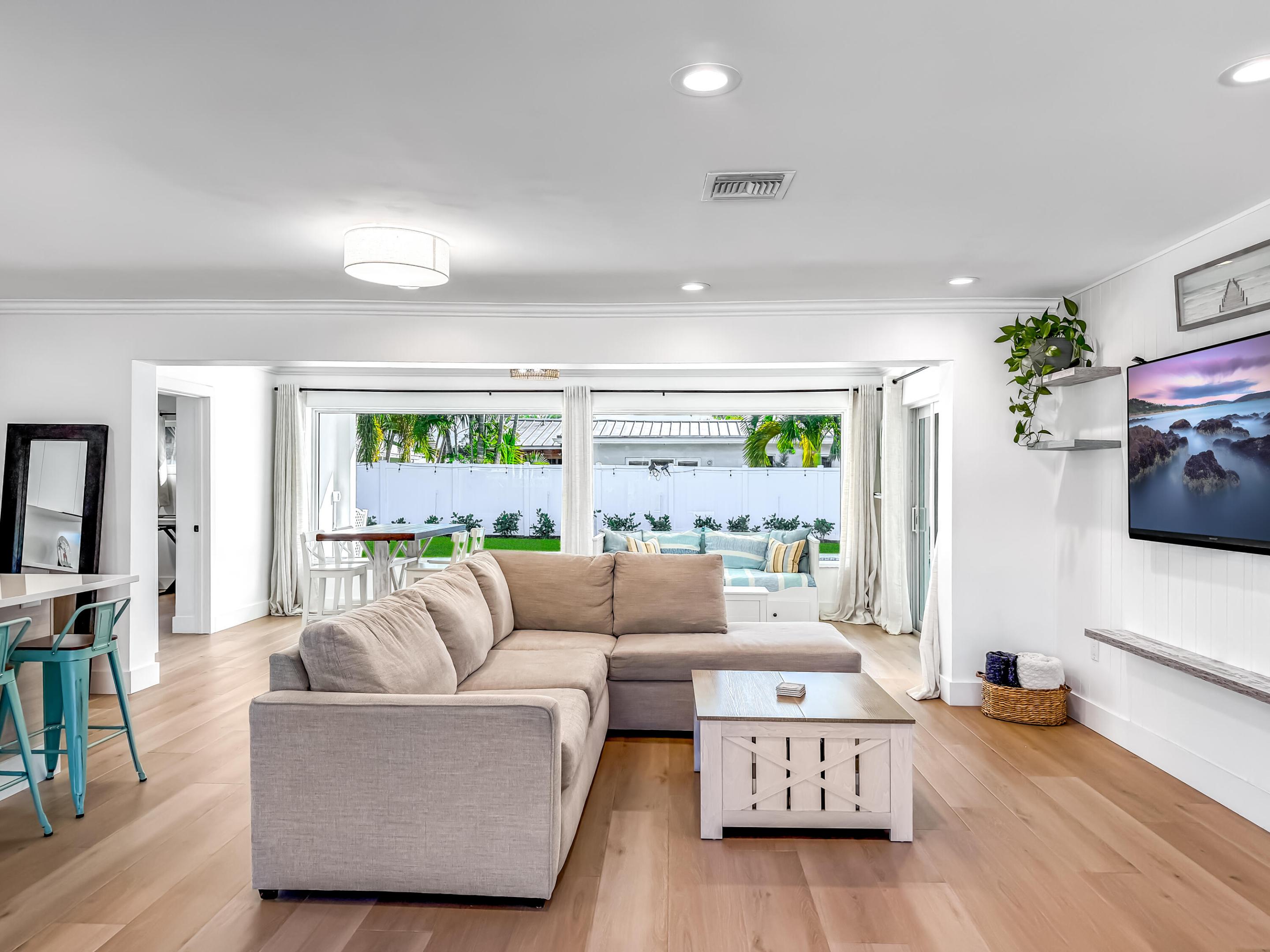 BOCA RATON SQUARE UNIT 1 - Residential