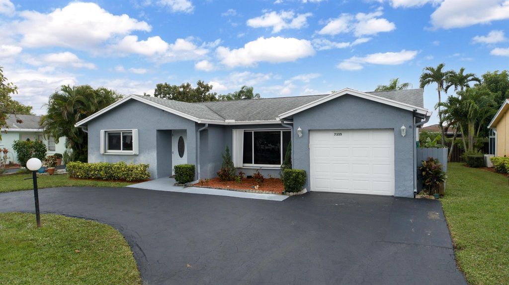 Photo of 7355 Pine Forest Circle, Lake Worth, FL 33467 (MLS # R11093024)