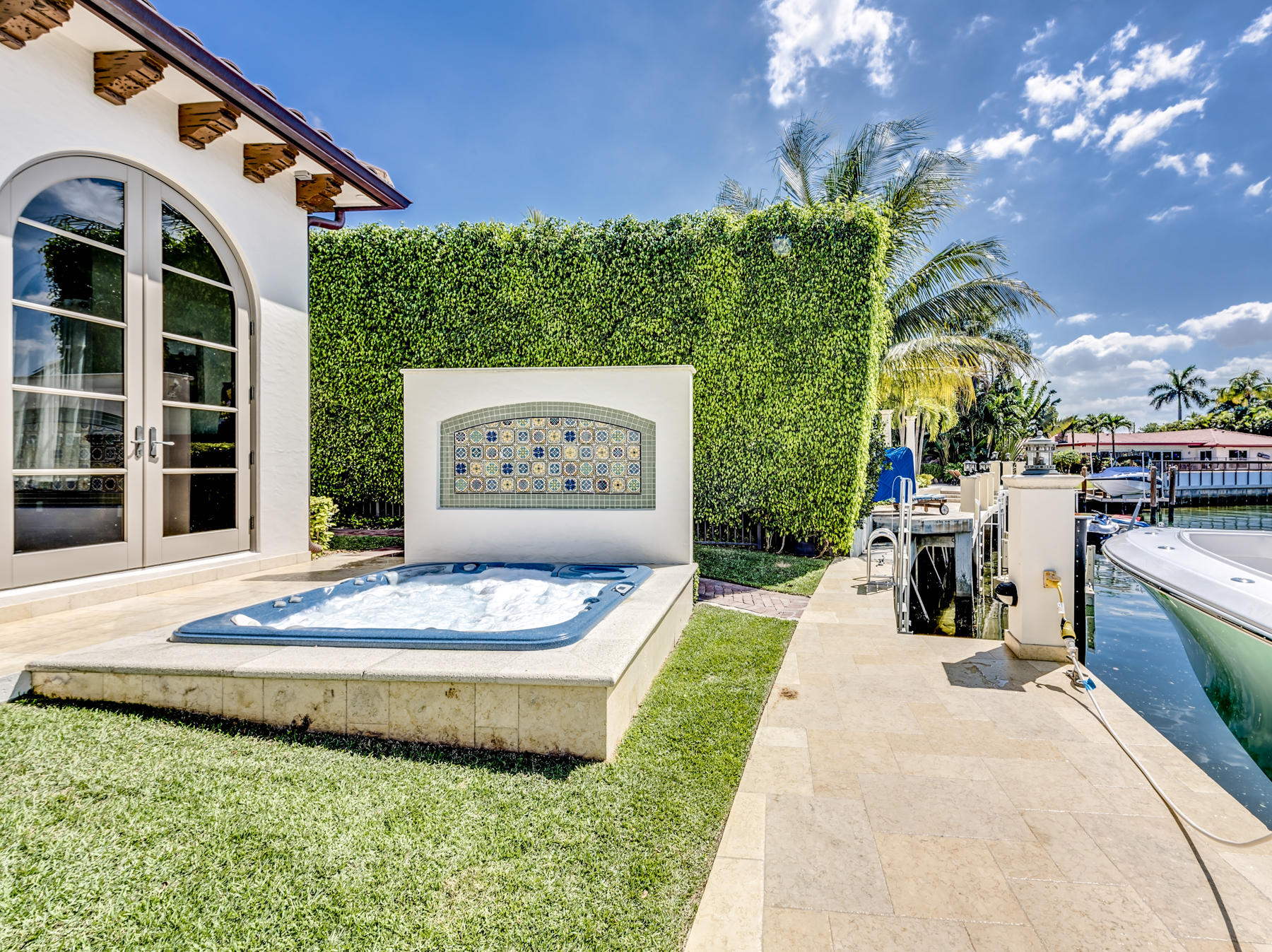 SUN AND SURF CLUB COMMUNITY - Residential