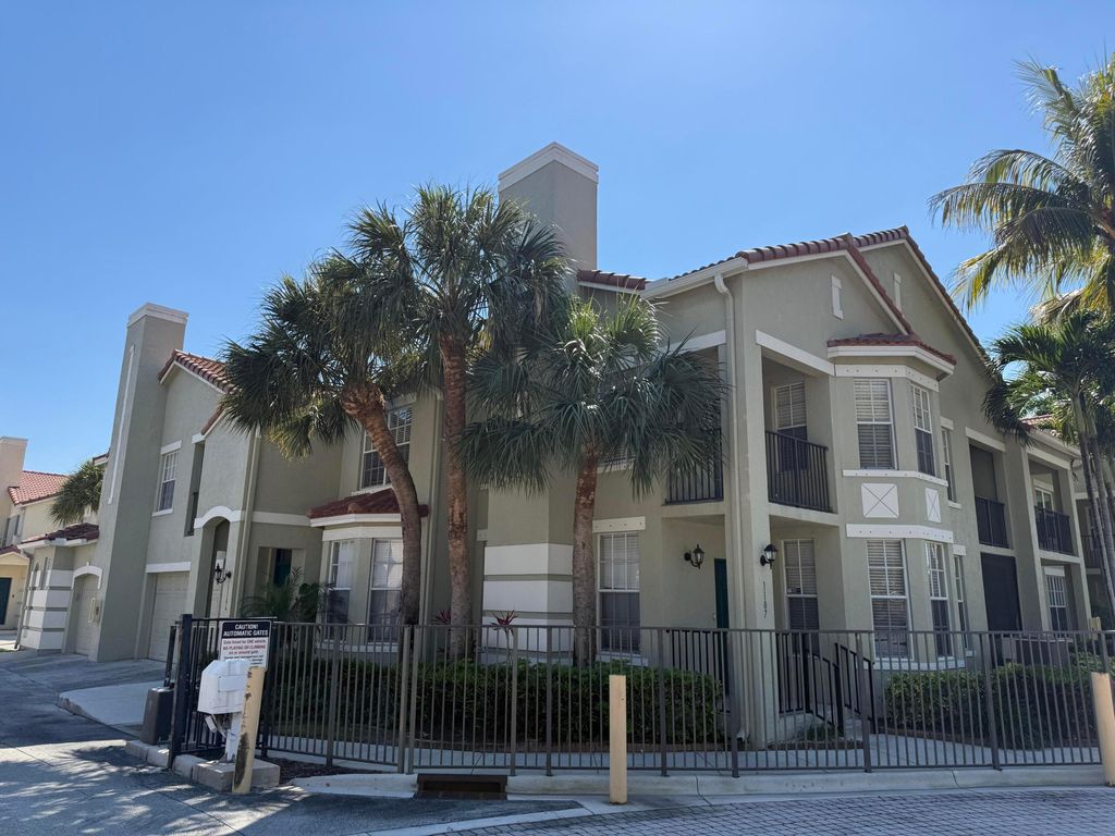 Photo of 1106 Belmont Place, Boynton Beach, FL 33436 (MLS # B26010621)