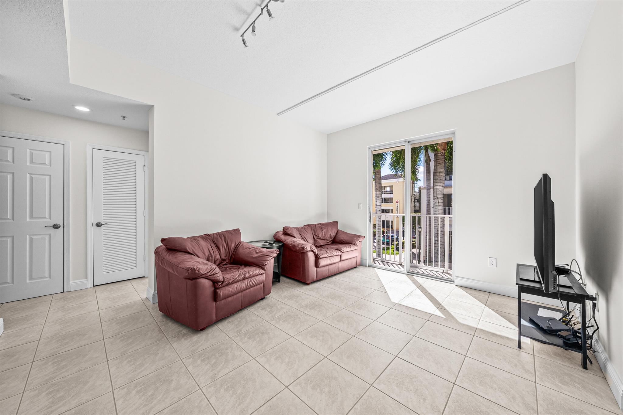 VILLAGE AT ABACOA CONDO - Residential
