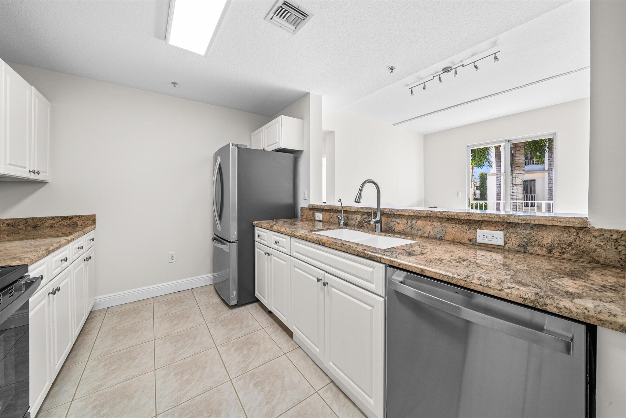 VILLAGE AT ABACOA CONDO - Residential