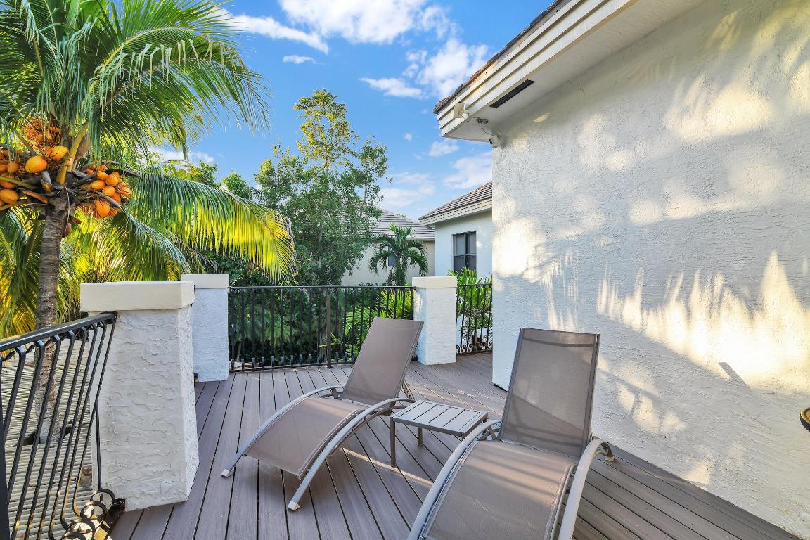 VERSAILLES - Residential Lease