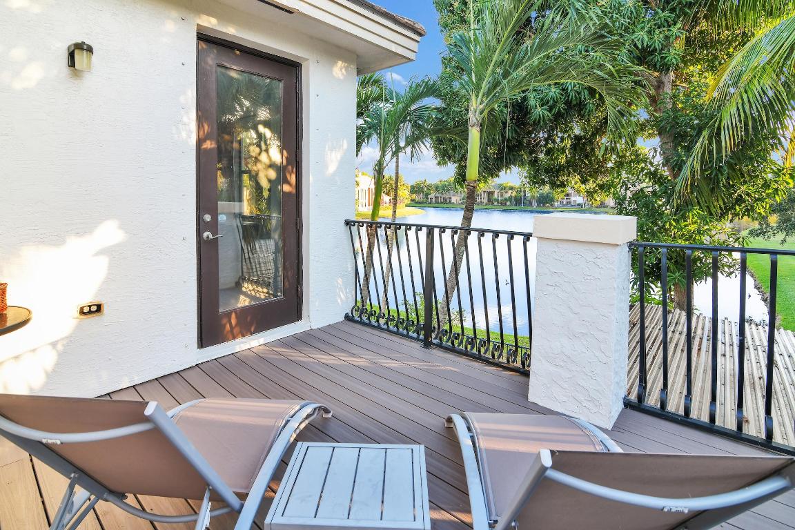 VERSAILLES - Residential Lease