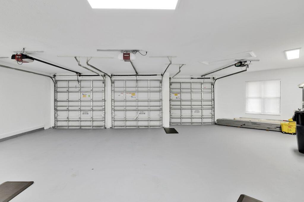 VERSAILLES - Residential Lease