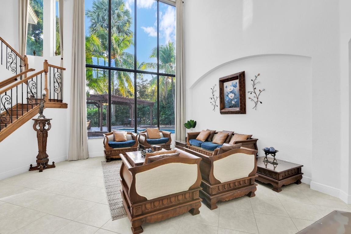 VERSAILLES - Residential Lease