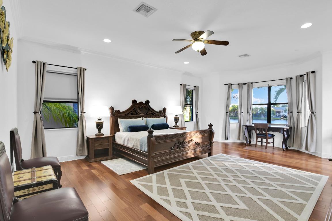 VERSAILLES - Residential Lease