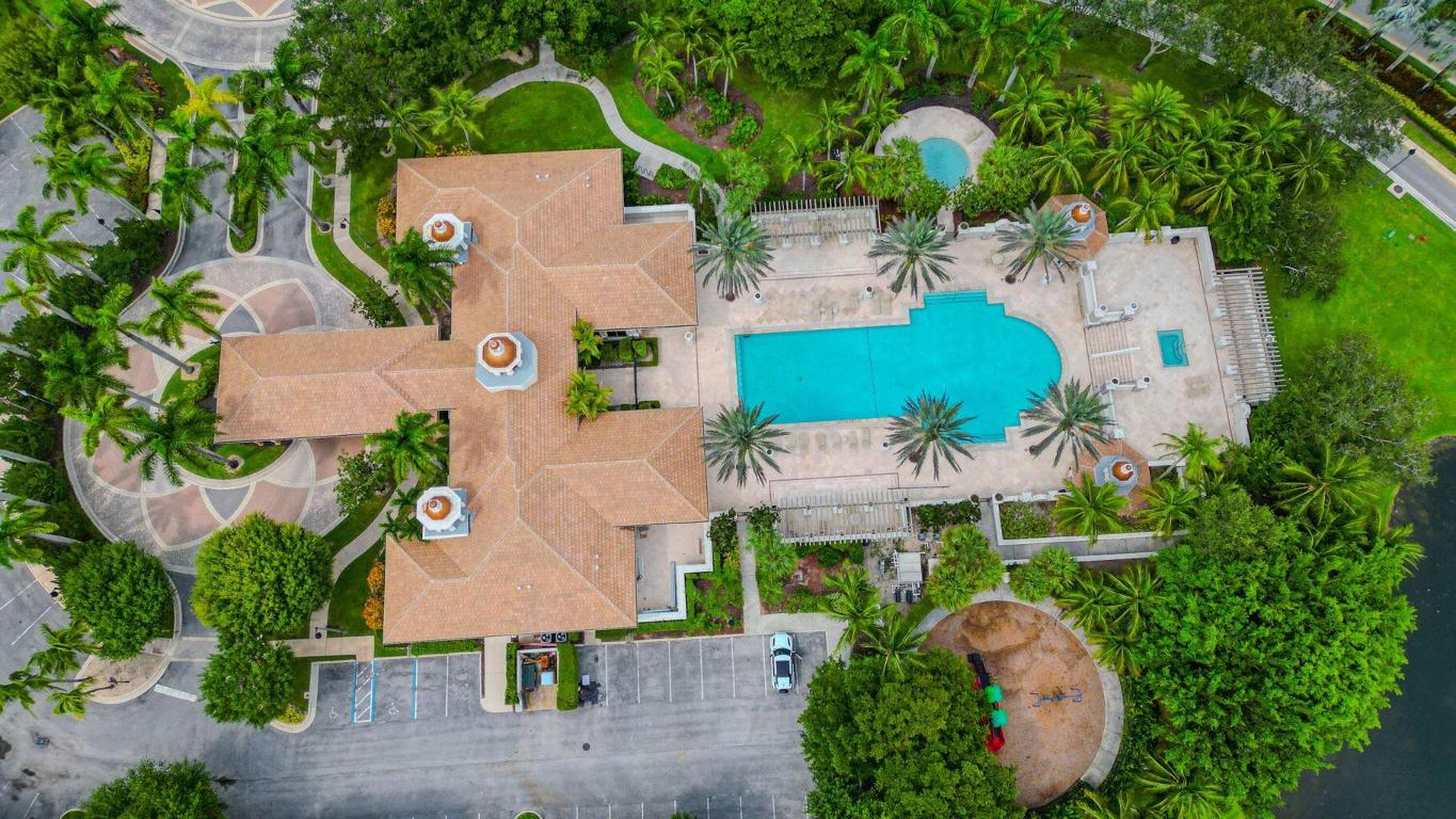 VERSAILLES - Residential Lease