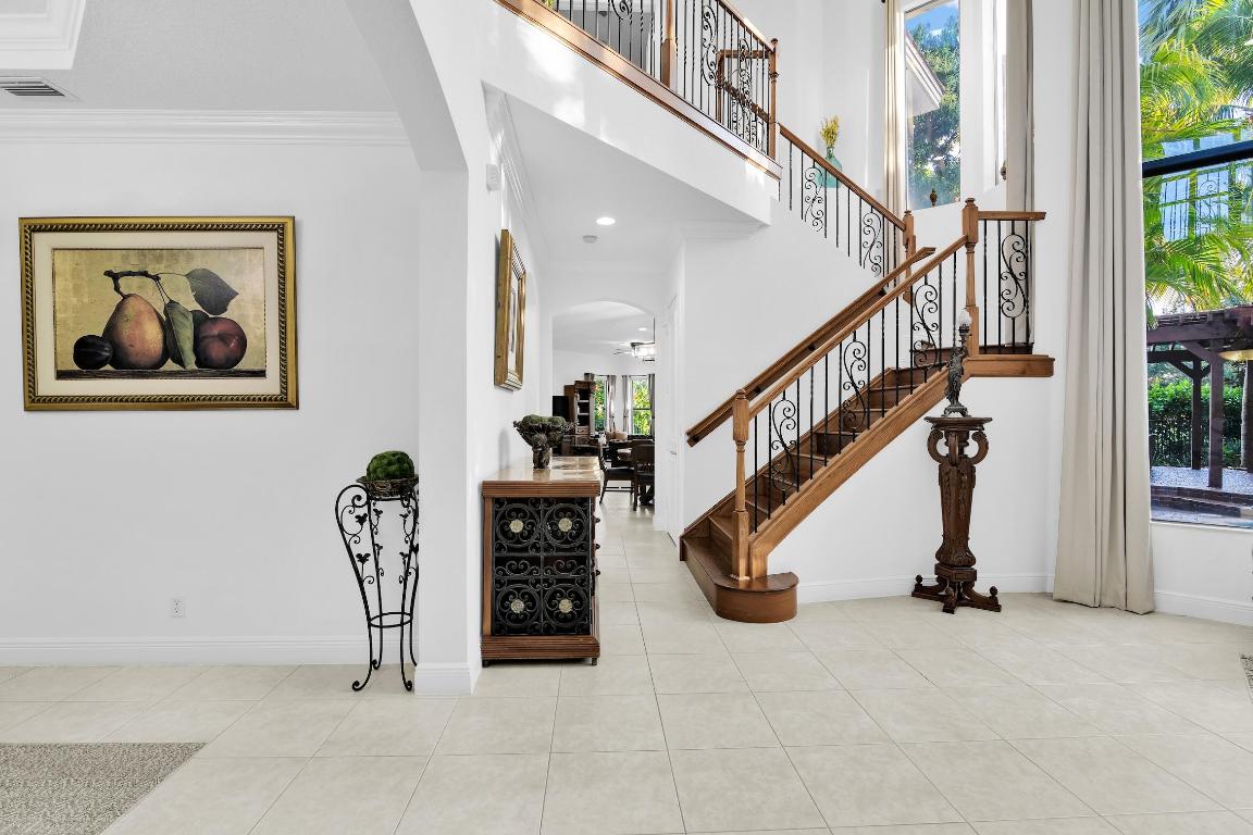 VERSAILLES - Residential Lease