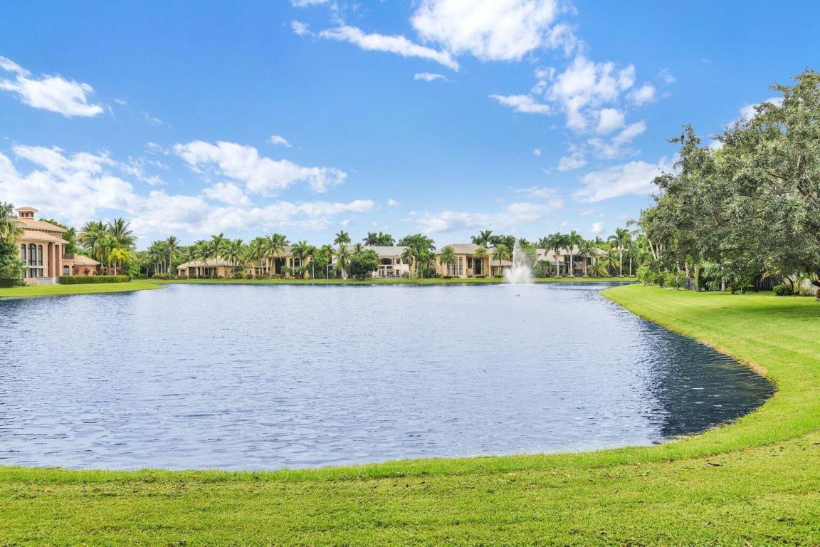 VERSAILLES - Residential Lease