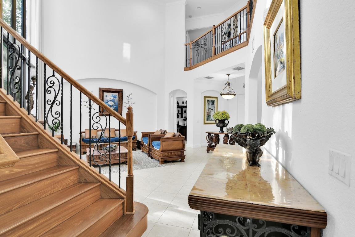 VERSAILLES - Residential Lease