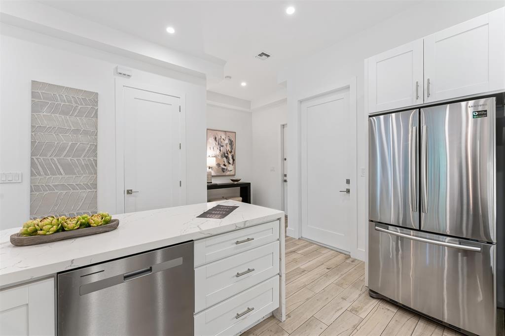 Waverly Place 2-19 D - Residential Income