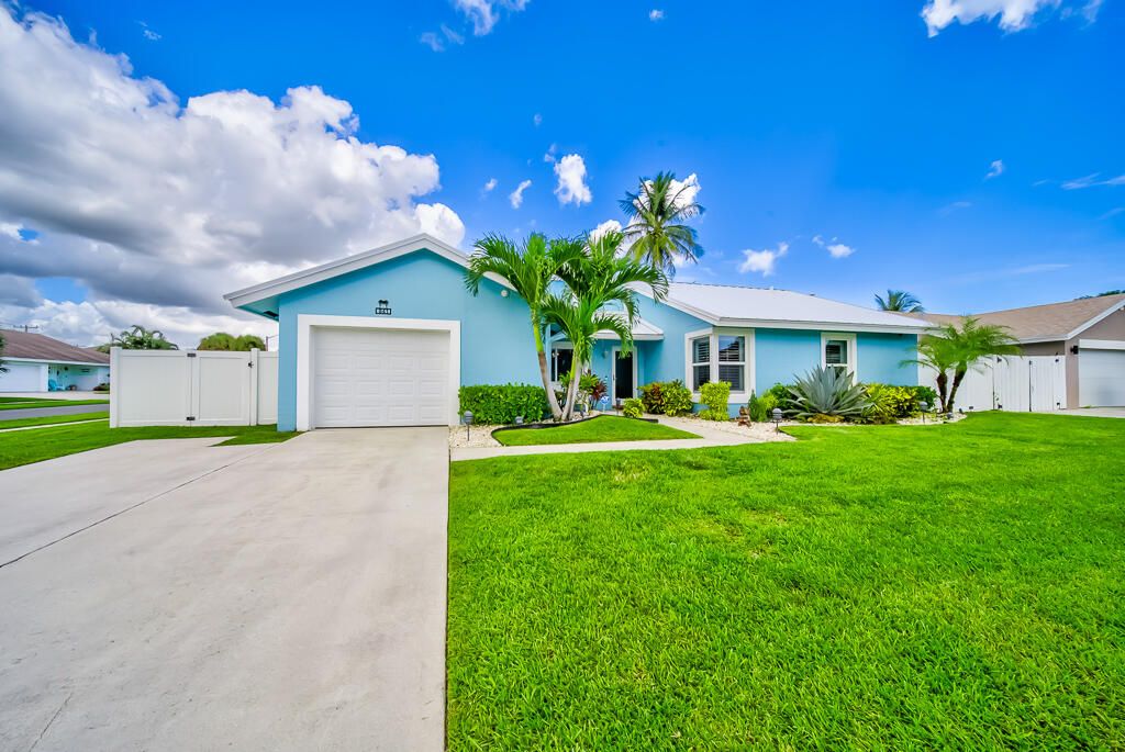 Photo of 841 NW 8th Way, Boynton Beach, FL 33426 (MLS # R11129840)
