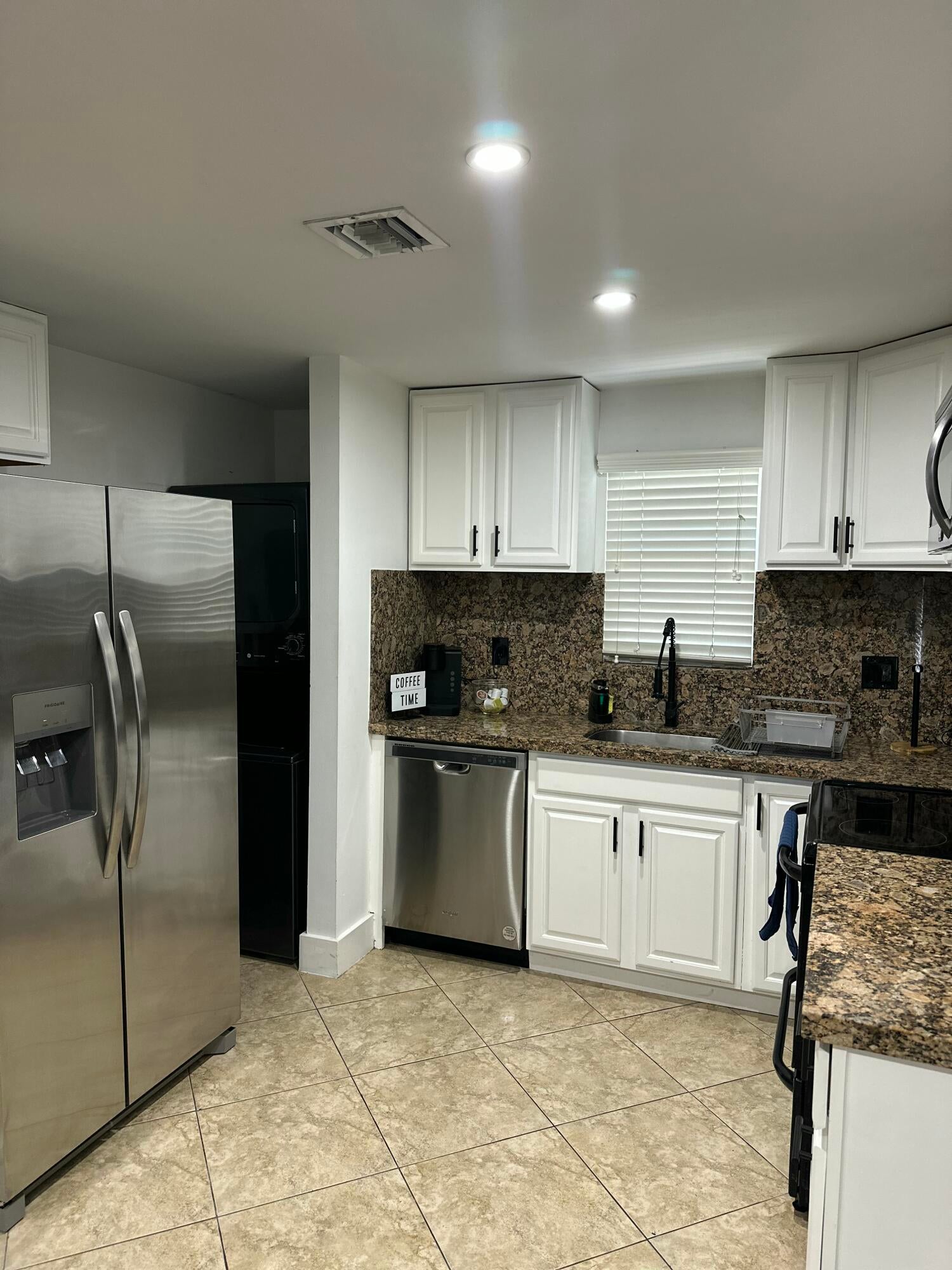 View photos, virtual tours, details... 2703 NE 6TH Avenue