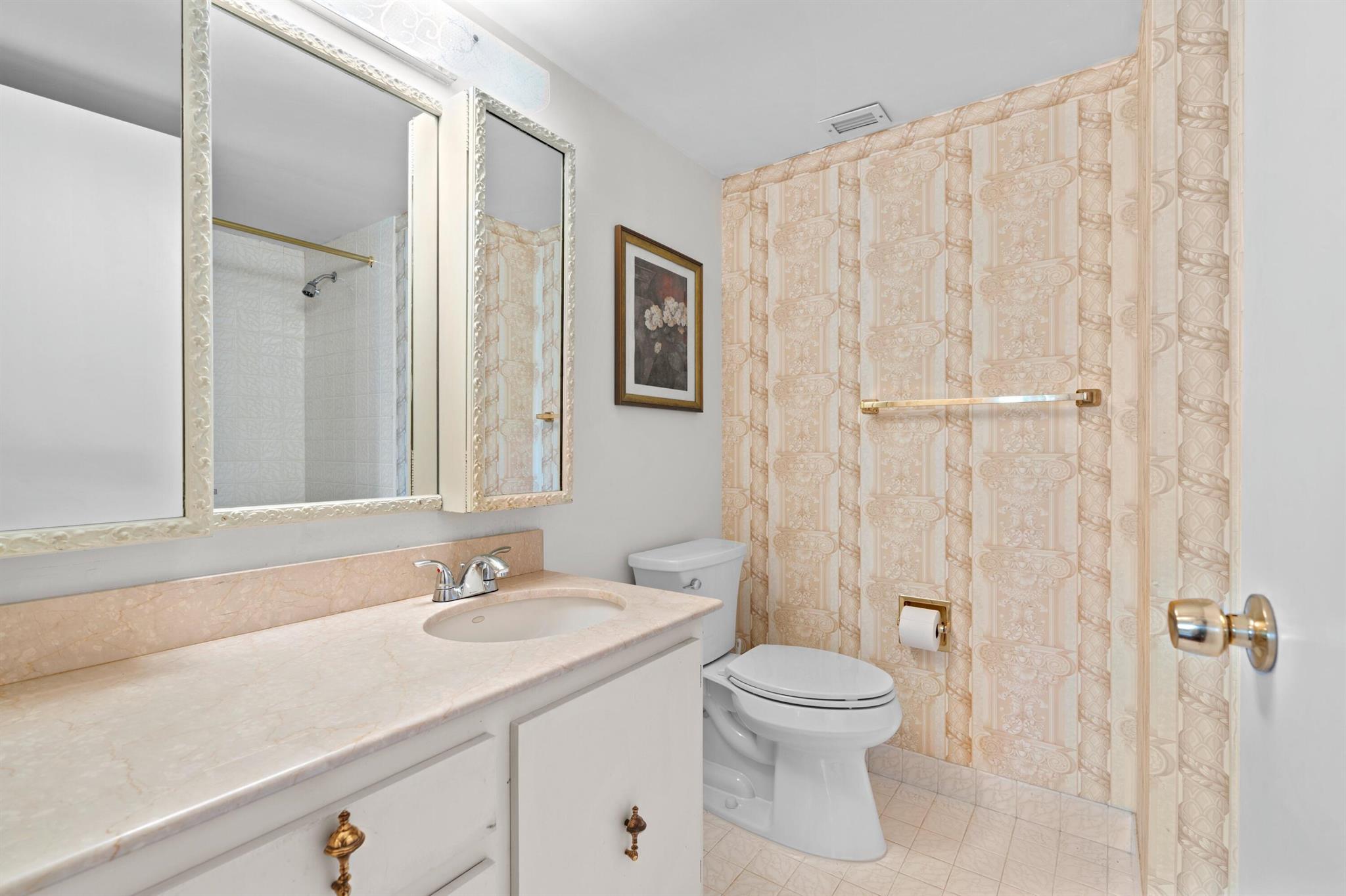 RAPALLO SOUTH COND - Residential