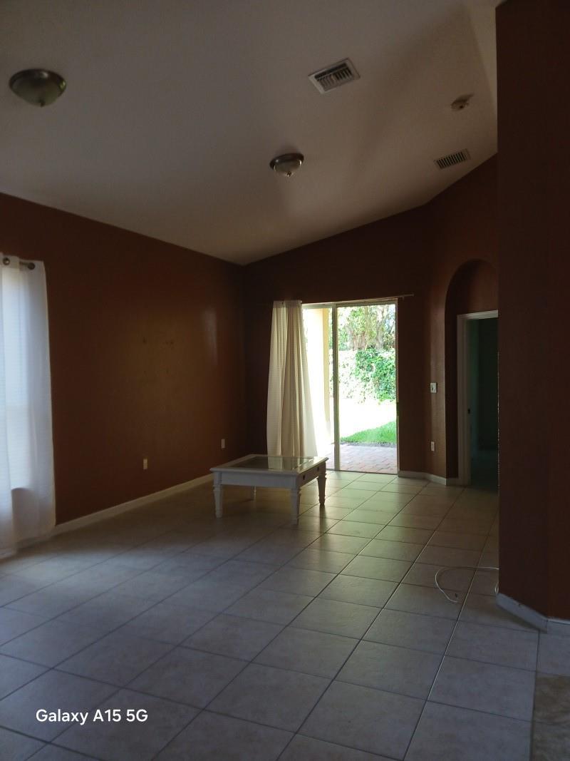 PORTOFINO PALMS - Residential Lease