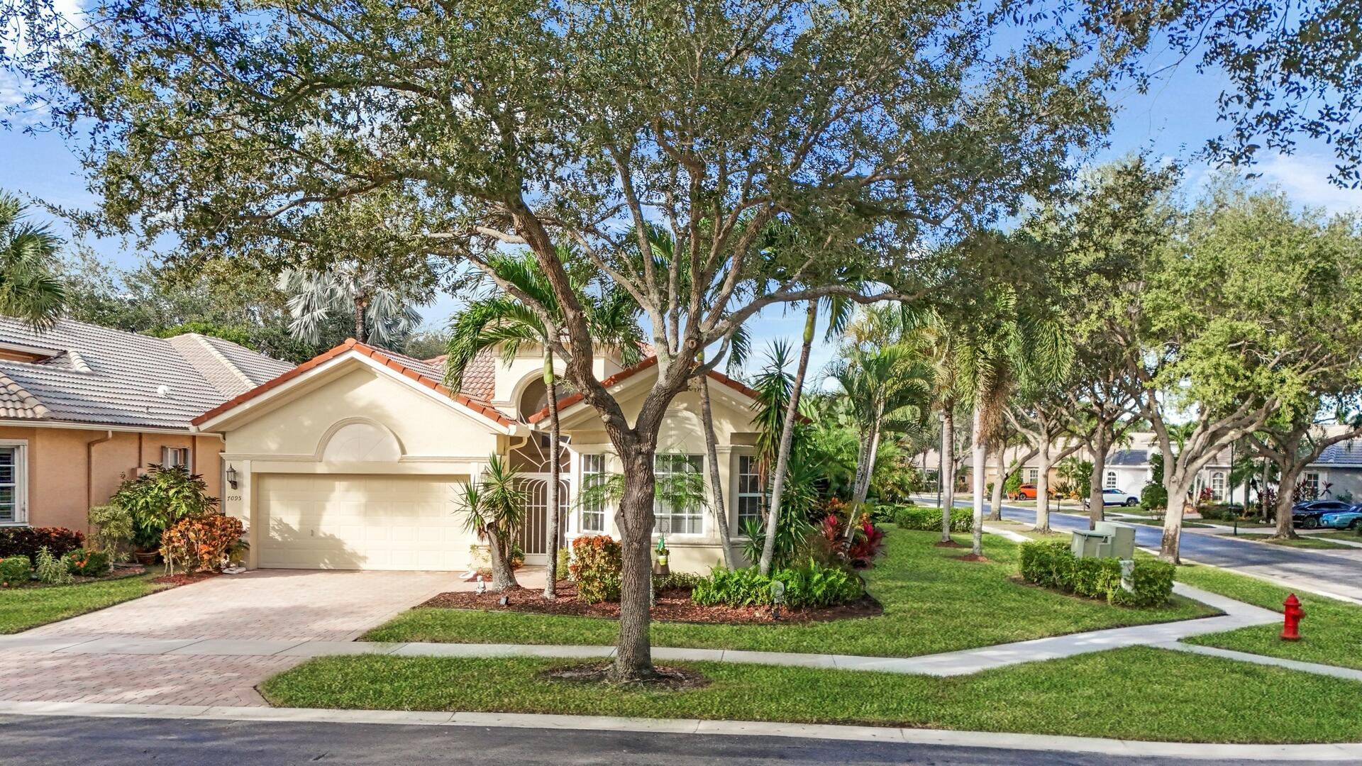 MIZNER FALLS - Residential