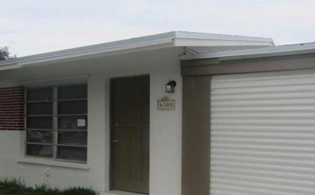 Photo of 6300 SW 41 Place, Davie, FL 33314 (MLS # F10496067)