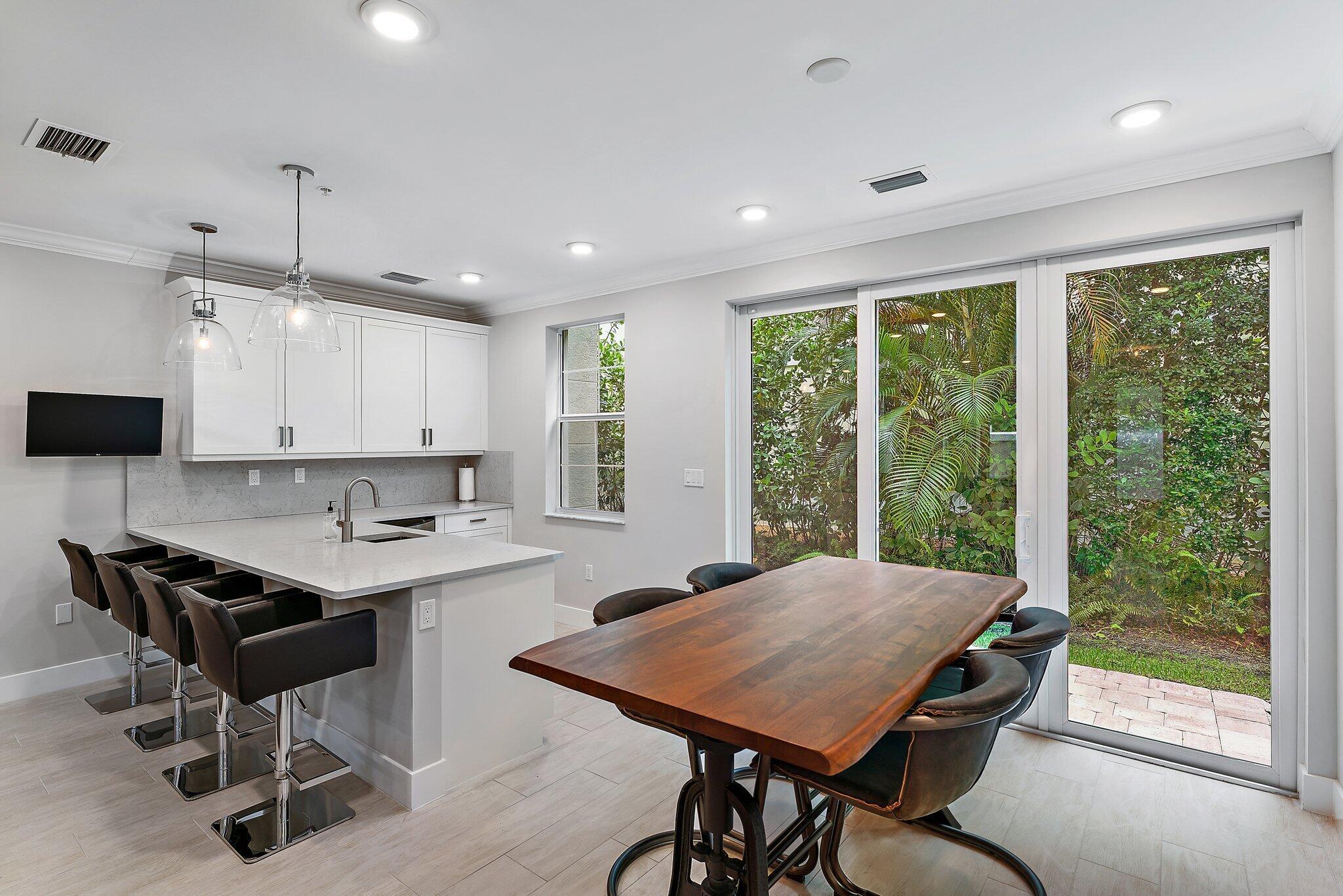 HARBOR VILLAS PALM BEACH - Residential