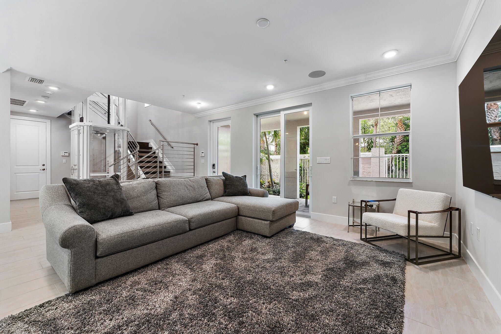 HARBOR VILLAS PALM BEACH - Residential