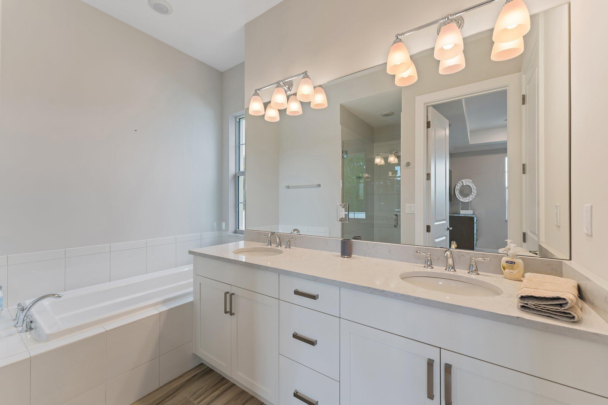 HARBOR VILLAS PALM BEACH - Residential
