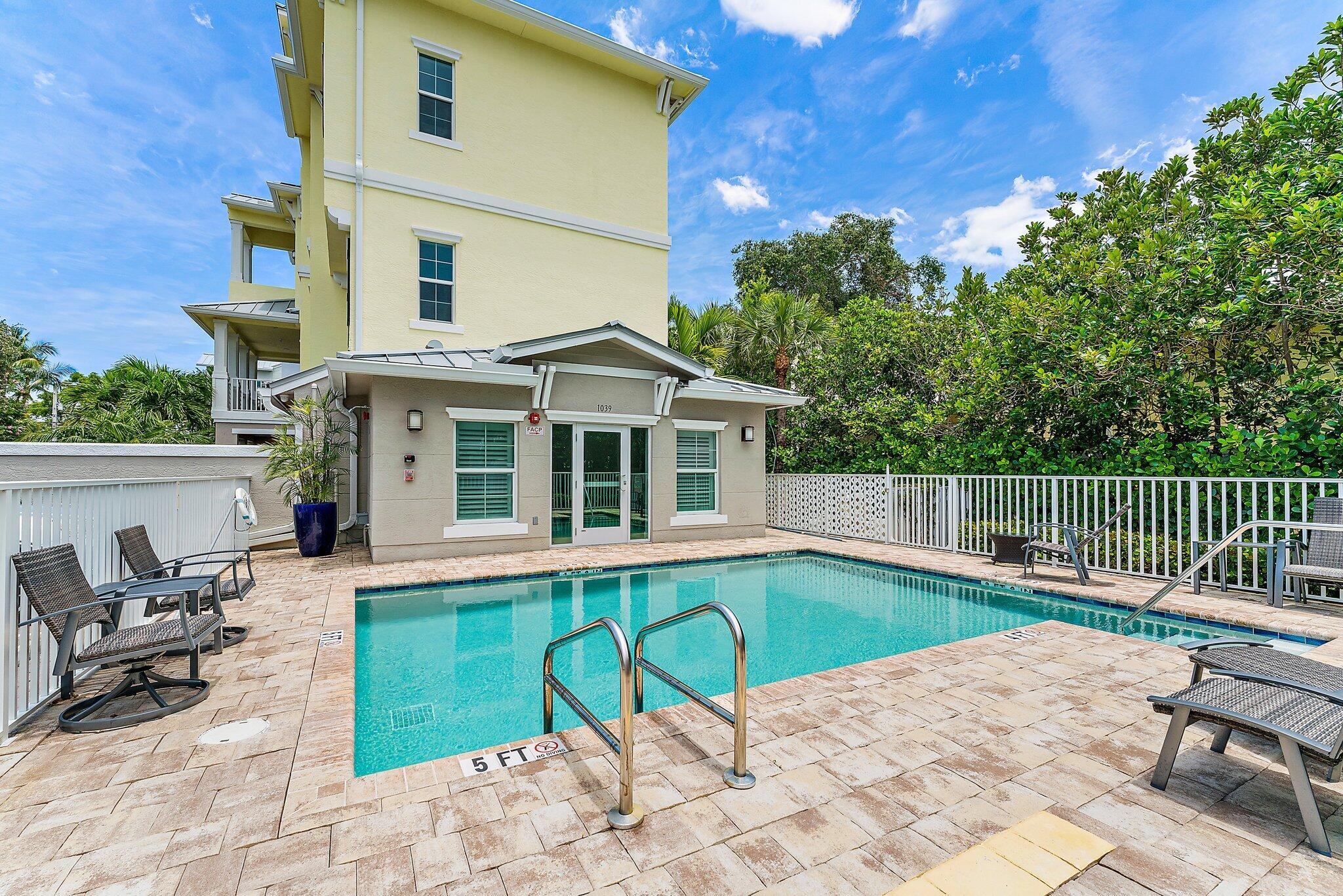 HARBOR VILLAS PALM BEACH - Residential