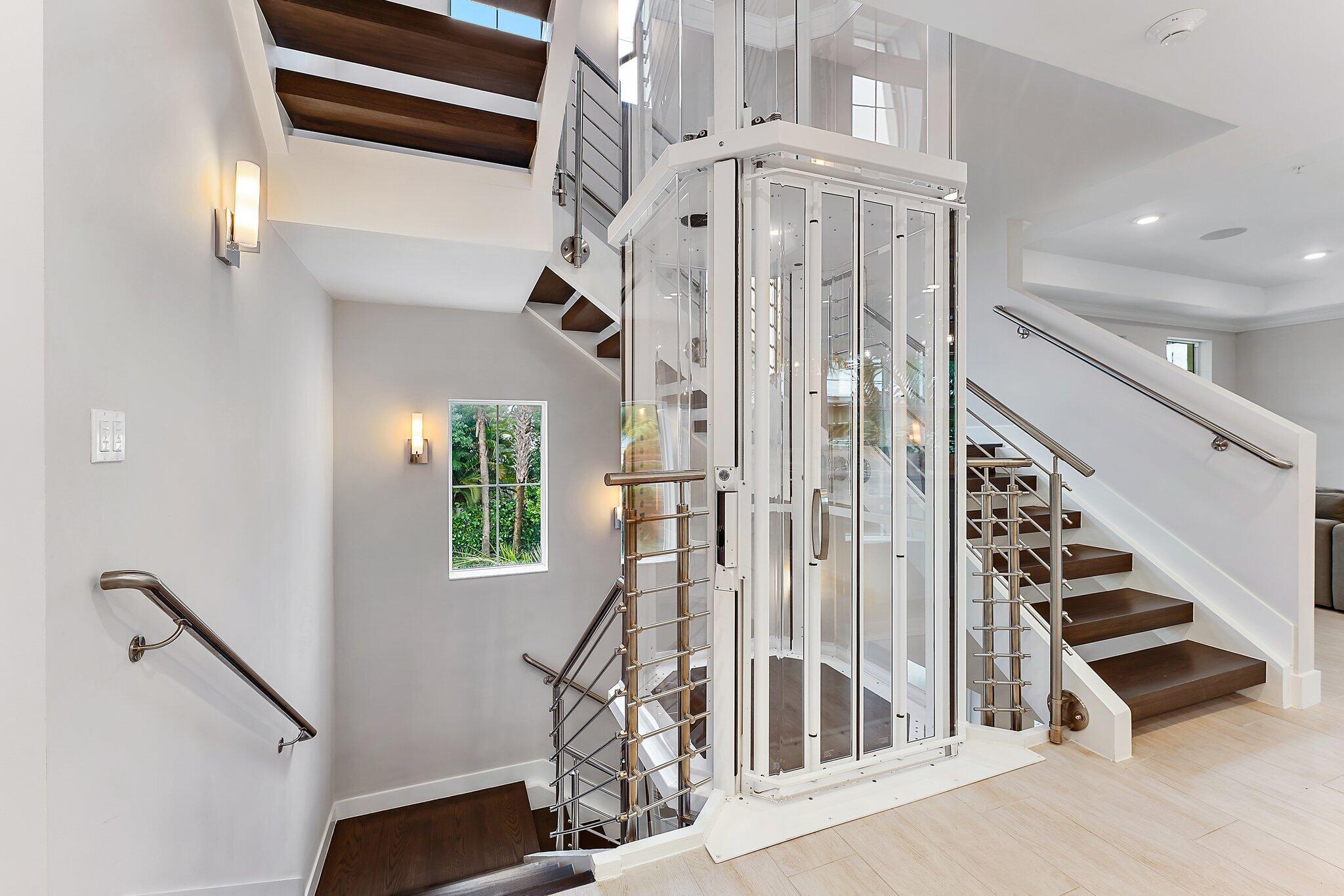 HARBOR VILLAS PALM BEACH - Residential