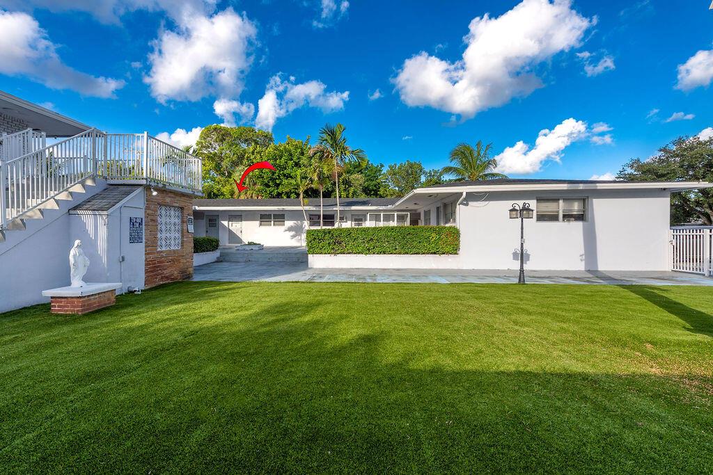 North Hollywood Square - Residential Lease