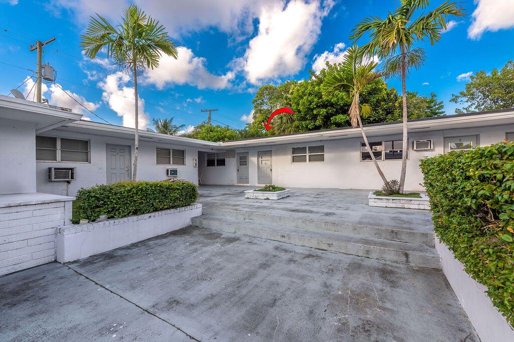 North Hollywood Square - Residential Lease