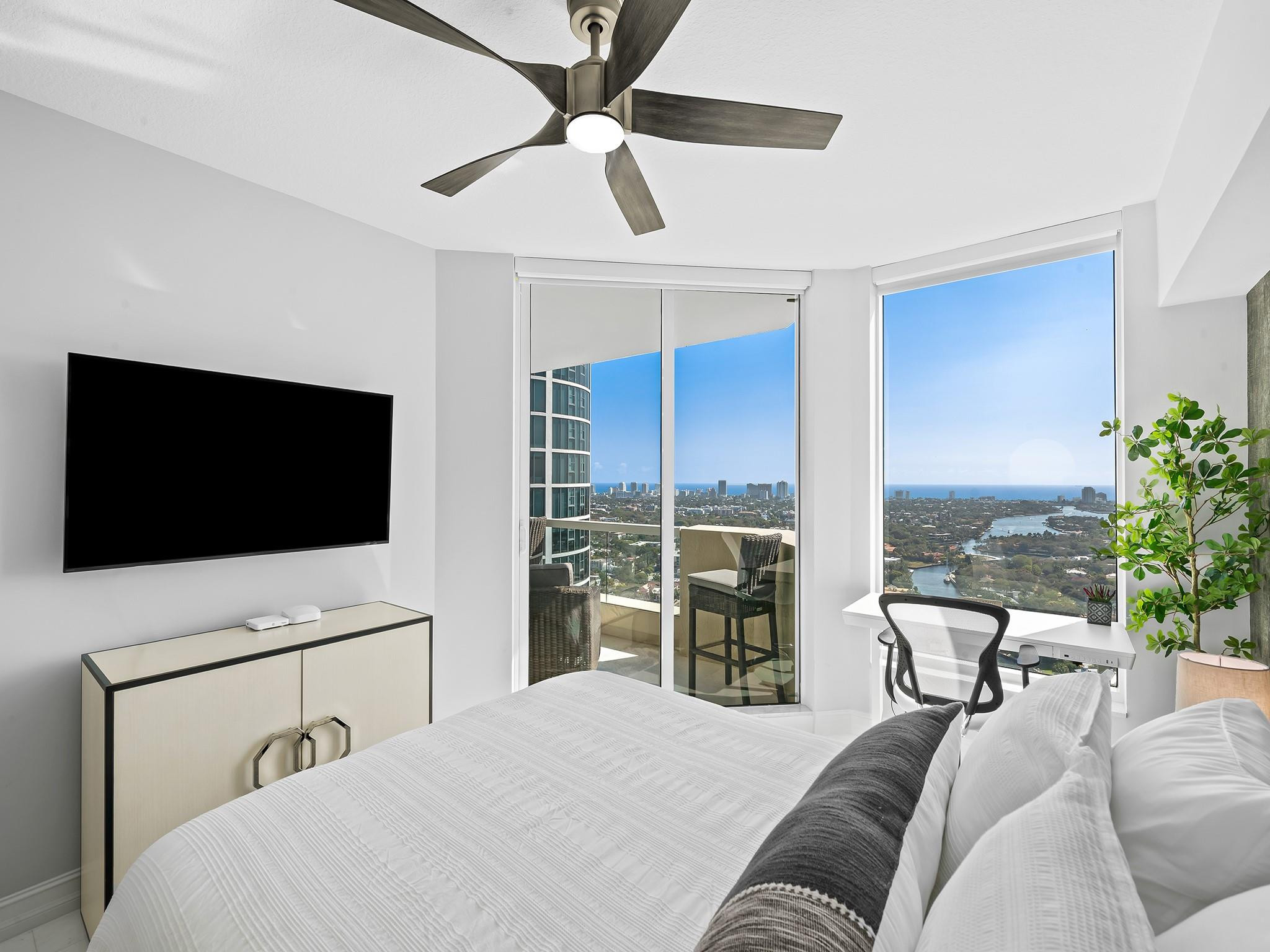 LAS OLAS GRAND - Residential