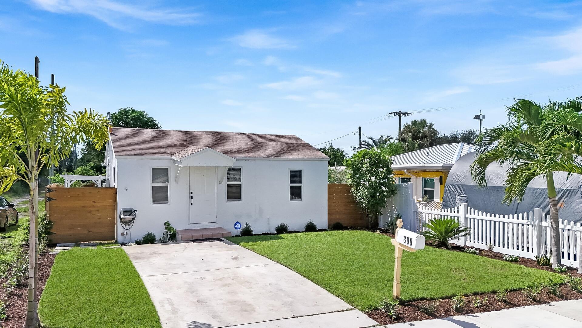 DELRAY TOWN OF - Residential Lease