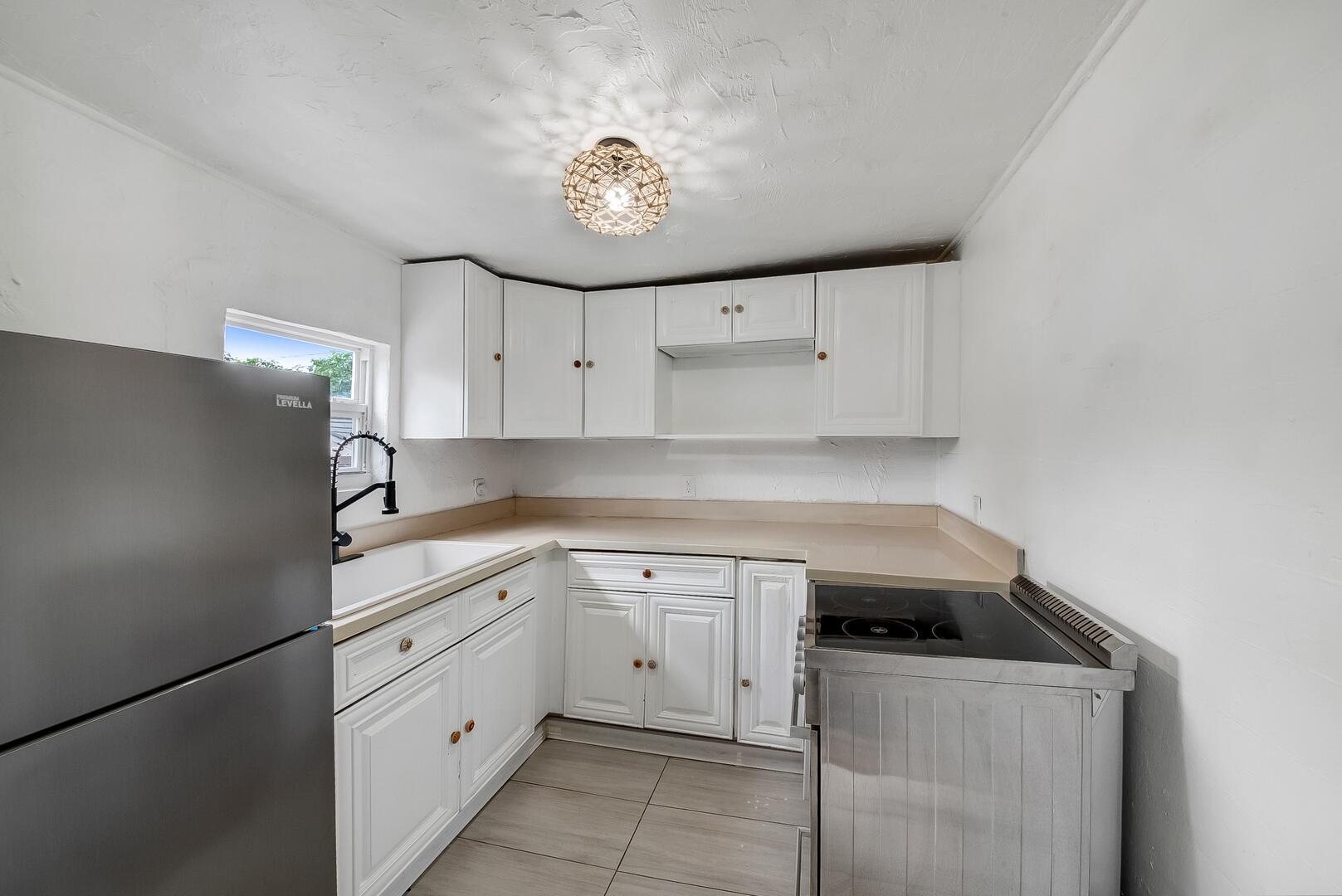 DELRAY TOWN OF - Residential Lease