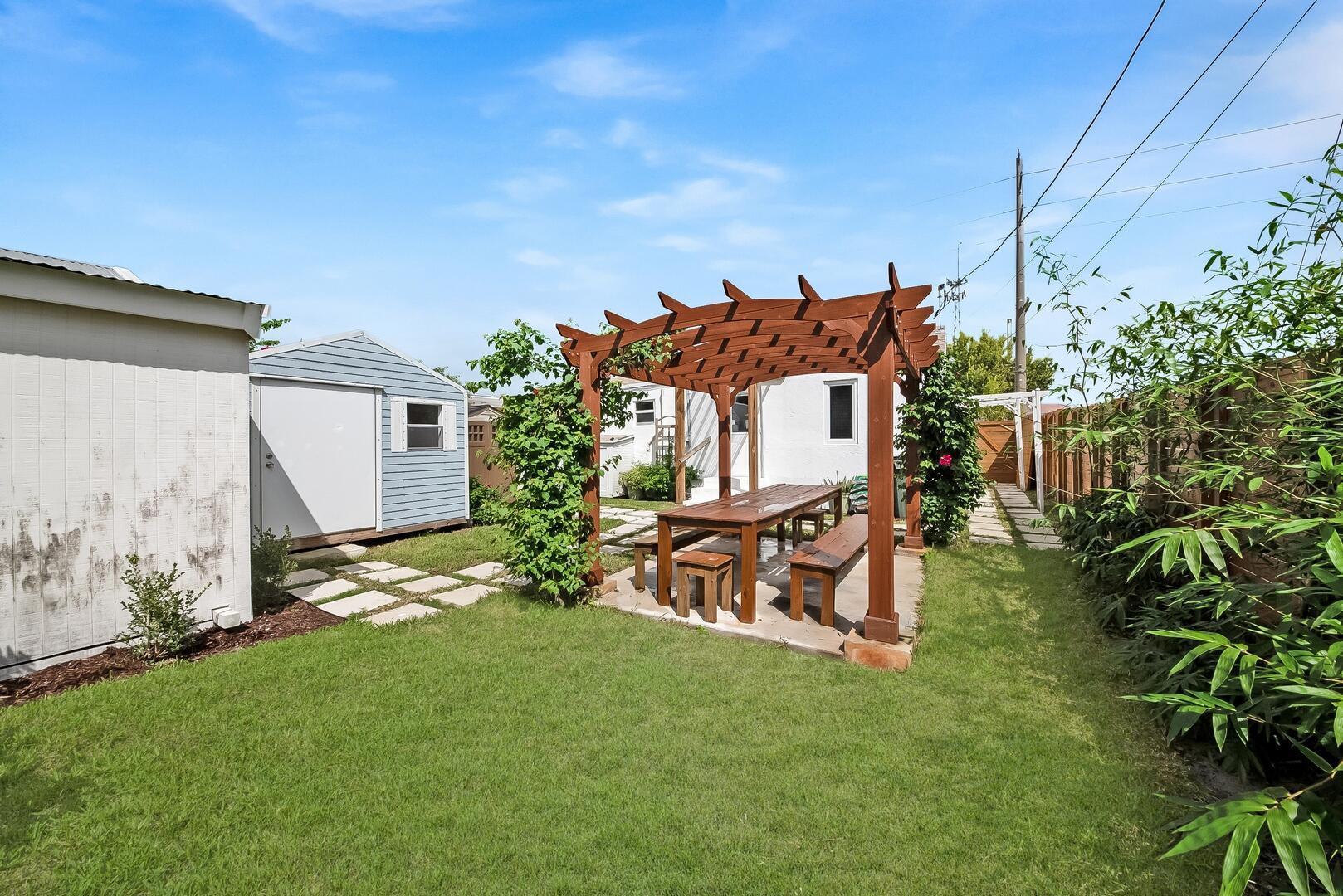 DELRAY TOWN OF - Residential Lease