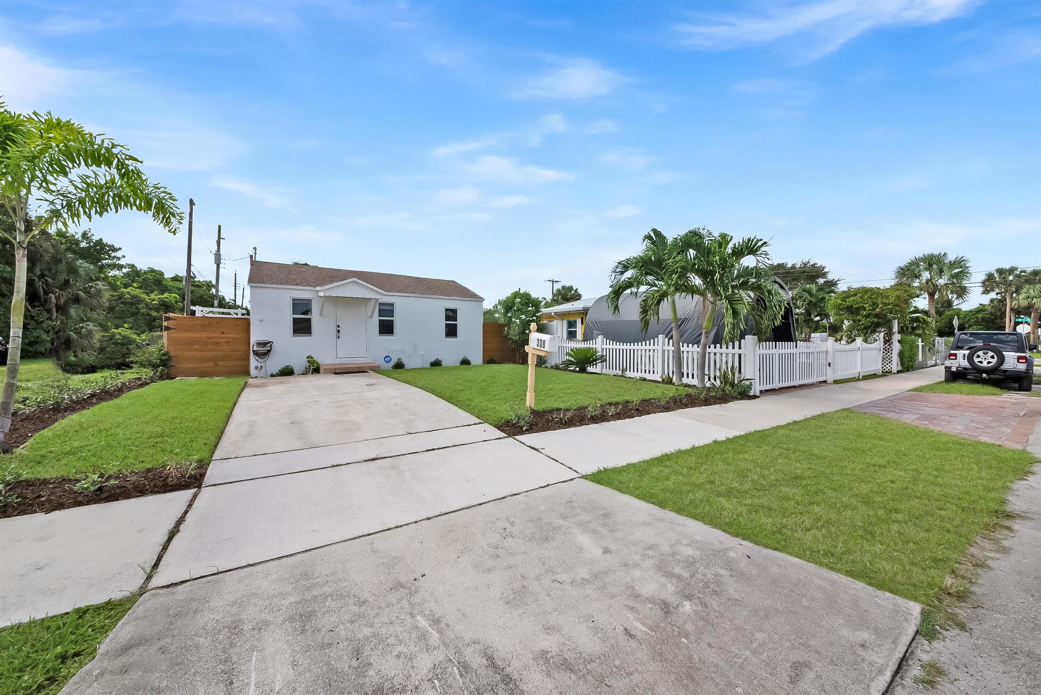 DELRAY TOWN OF - Residential Lease