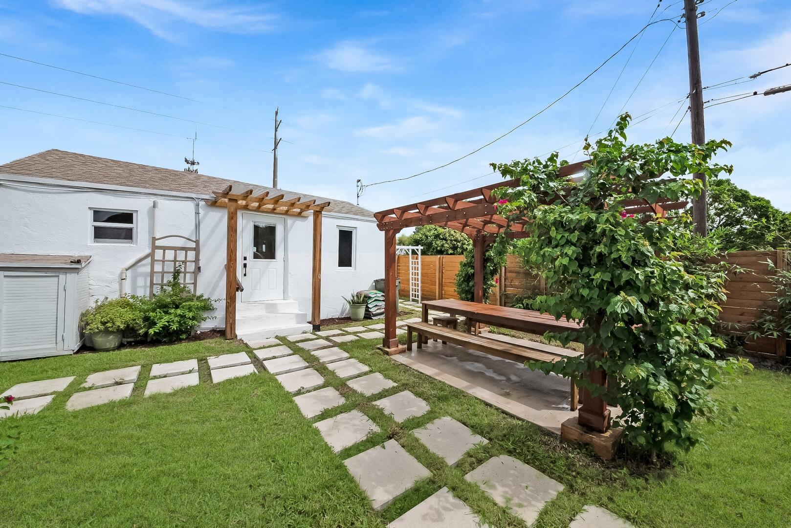 DELRAY TOWN OF - Residential Lease