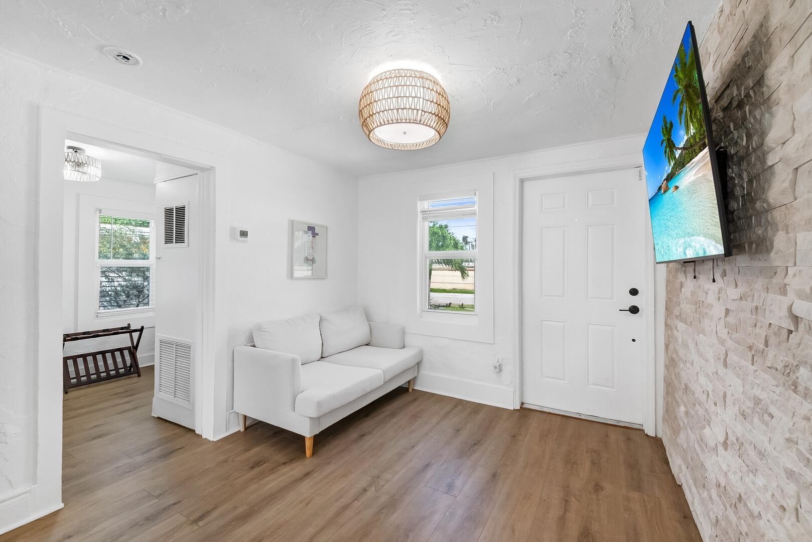 DELRAY TOWN OF - Residential Lease