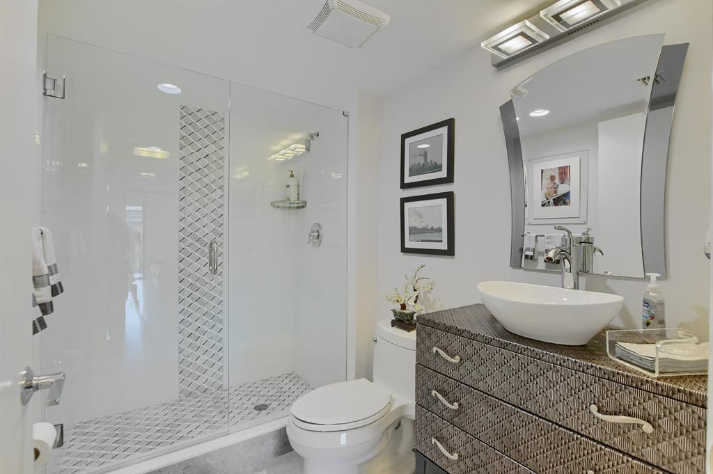 LAUREL OAKS - Residential