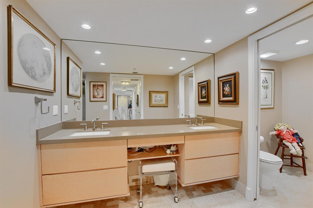 LAUREL OAKS - Residential