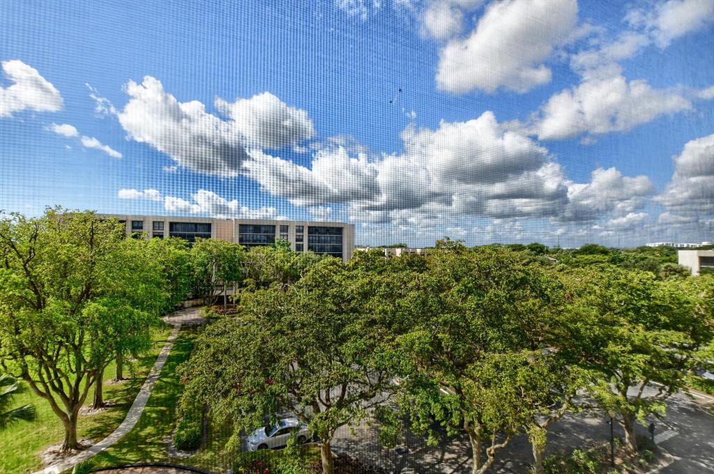 LAUREL OAKS - Residential