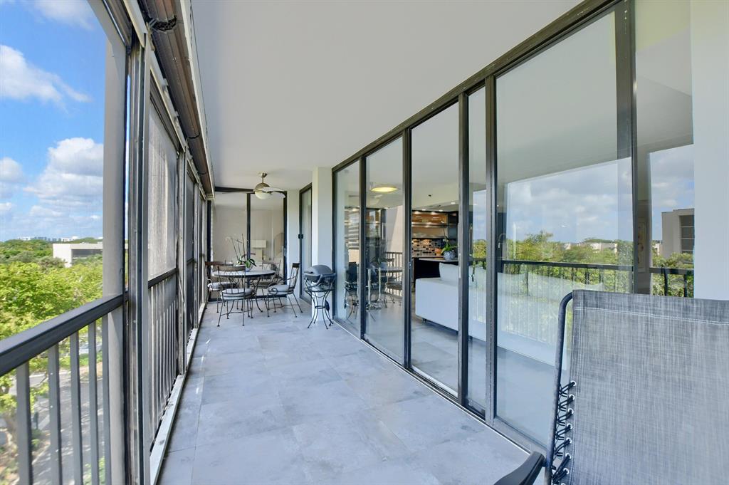 LAUREL OAKS - Residential