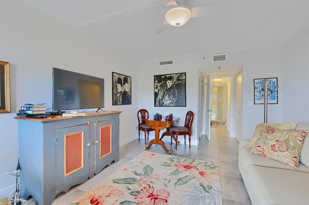 LAUREL OAKS - Residential