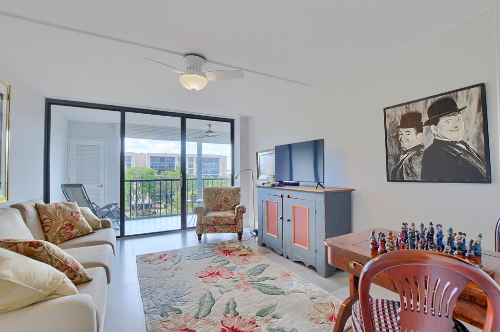 LAUREL OAKS - Residential