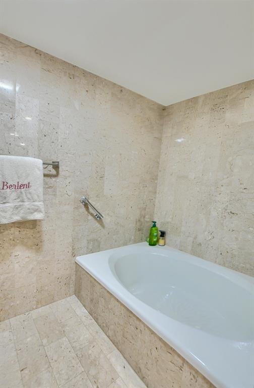 LAUREL OAKS - Residential