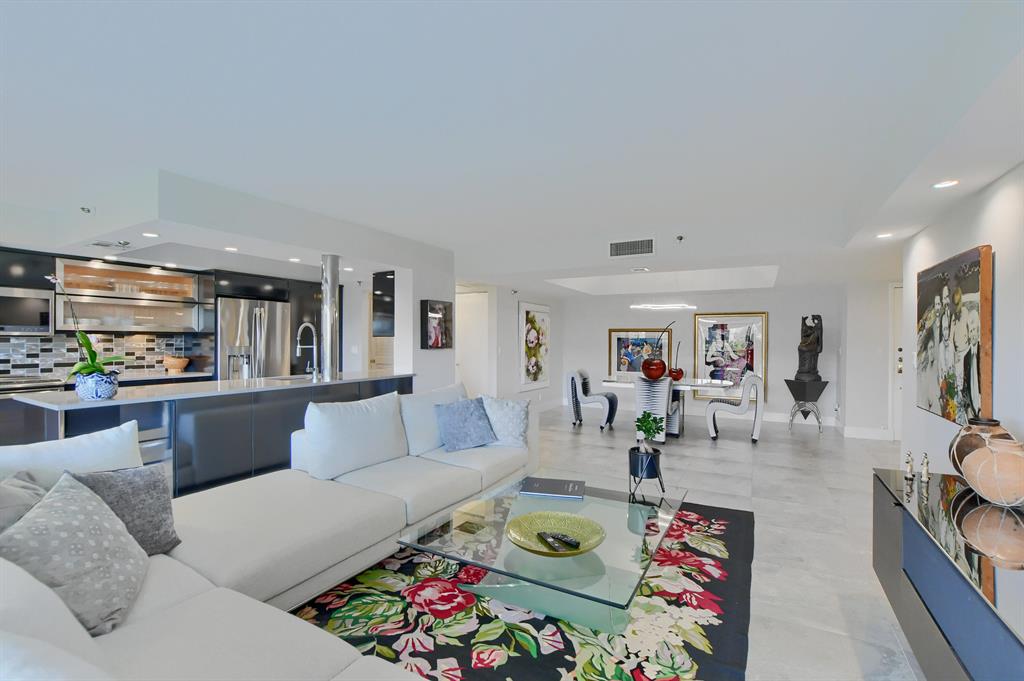 LAUREL OAKS - Residential